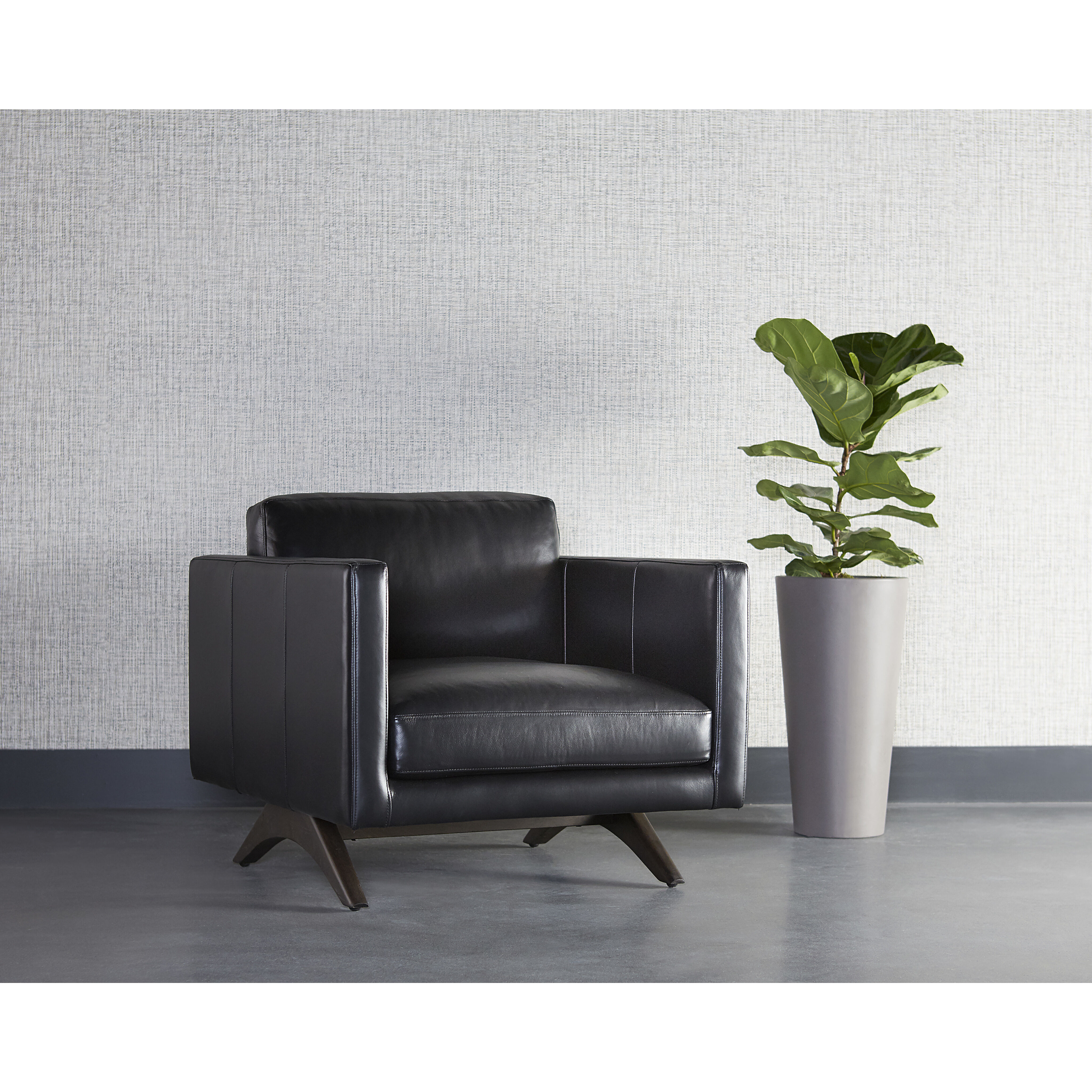 Rogers Cortina Black Leather Armchair